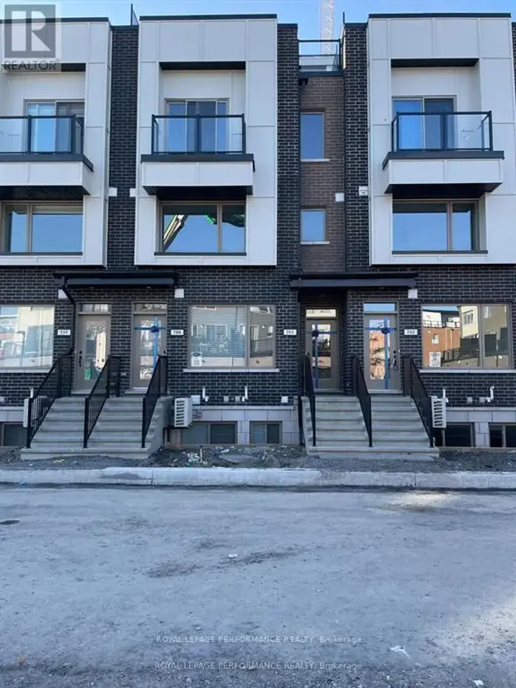704 Kizis Private, Ottawa